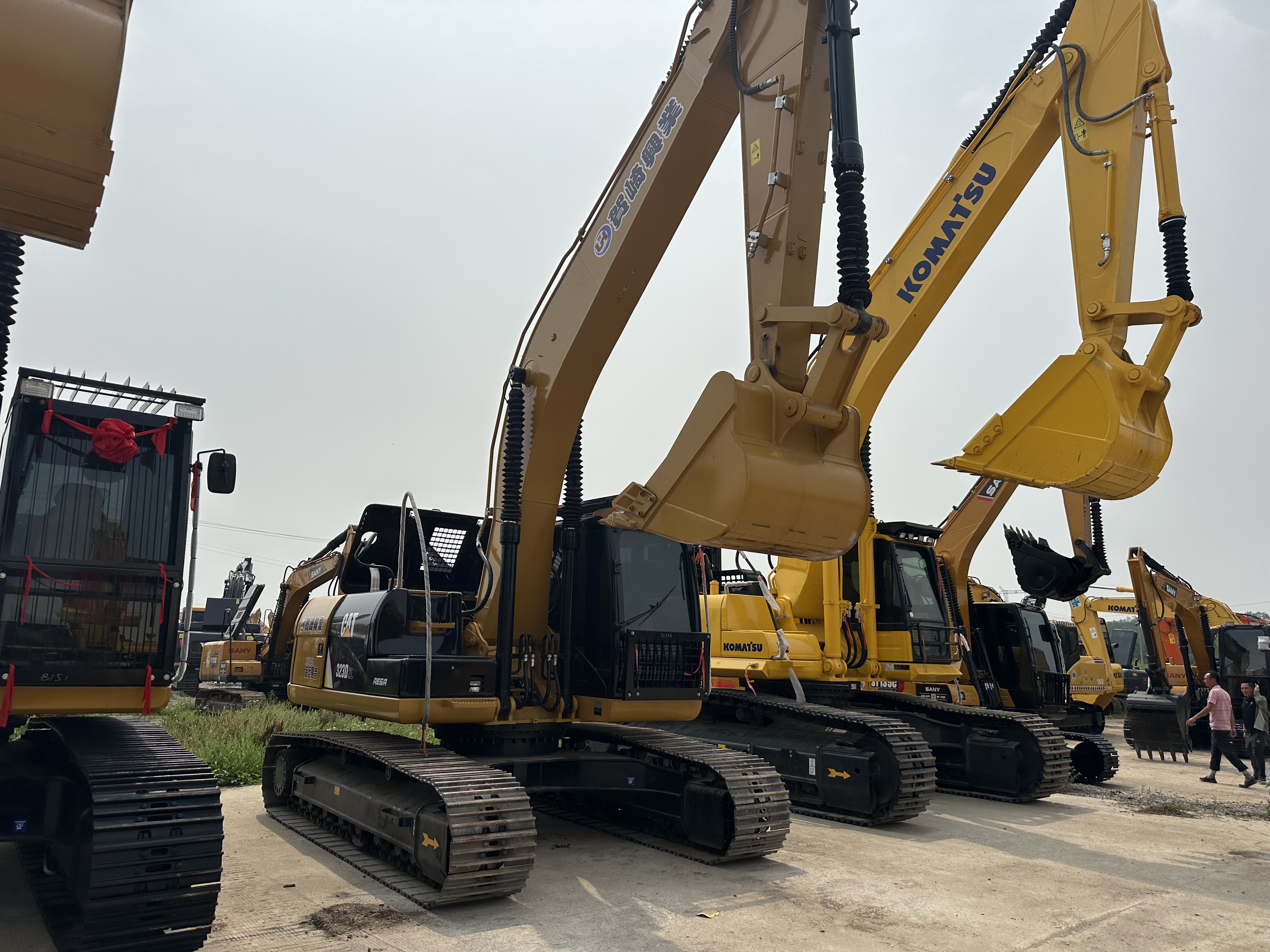 Second hand Caterpillar 323D2L Crawler Excavator Construction Equipment Supplier